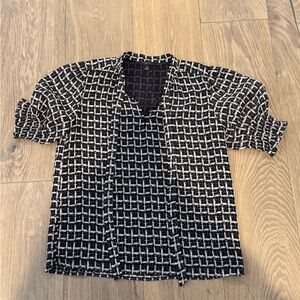 Ann Taylor Black and White Geometric Blouse
